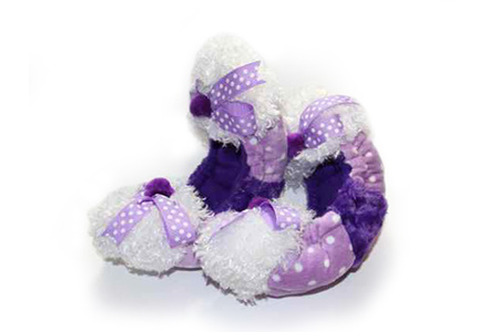 Dots and Bows Fuzzy Soakers White and Purple